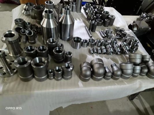 Senza cuciture d'acciaio di Asme B16.11 del gomito del nero dei montaggi 2000lbs del collegamento di tubo saldato